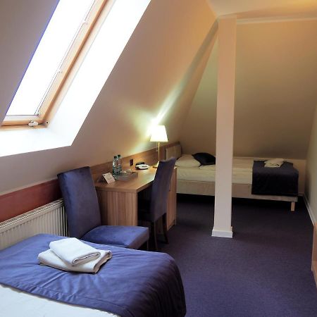 Hotel Awis Kutno Luaran gambar