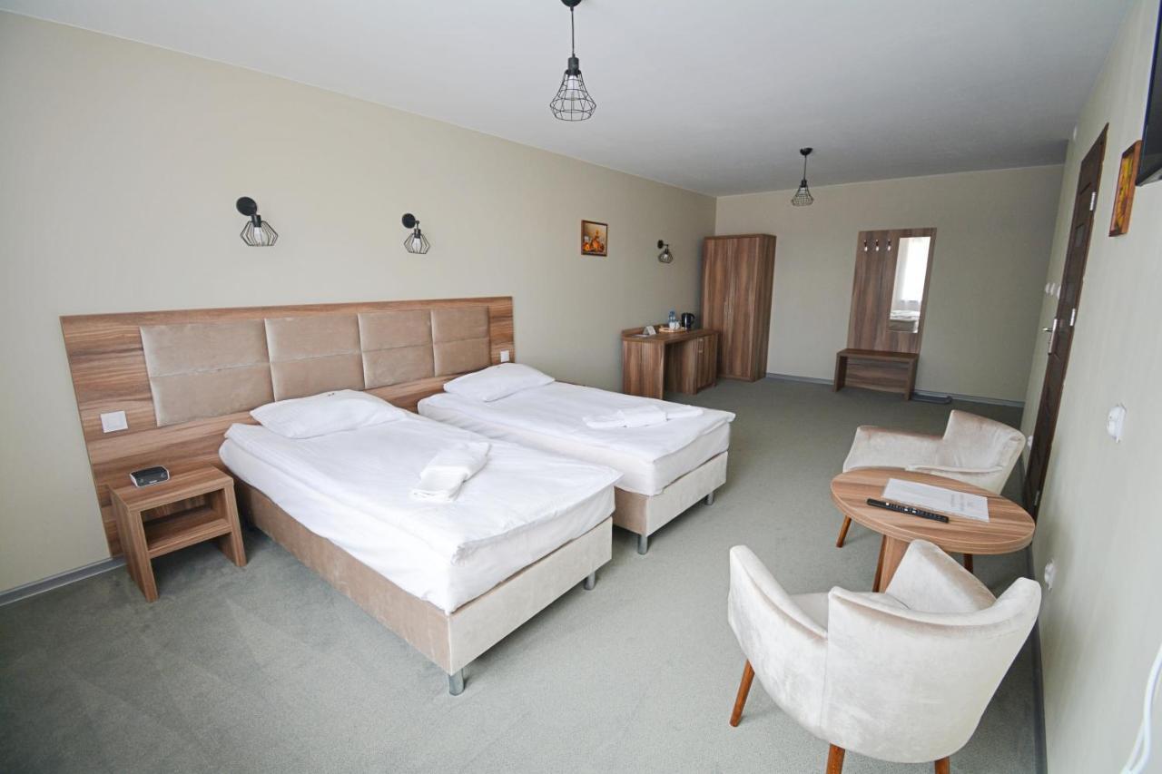 Hotel Awis Kutno Luaran gambar